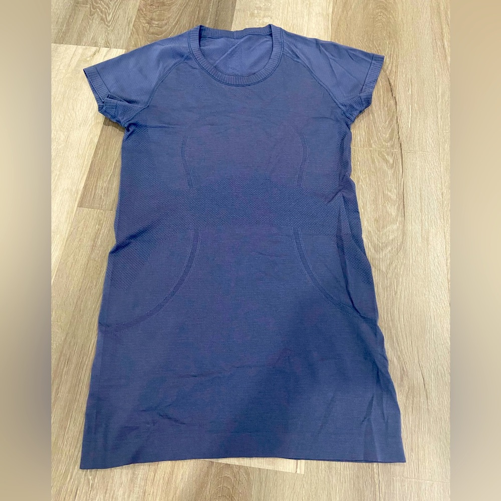 lululemon athletica Blue Short Sleeve Tee